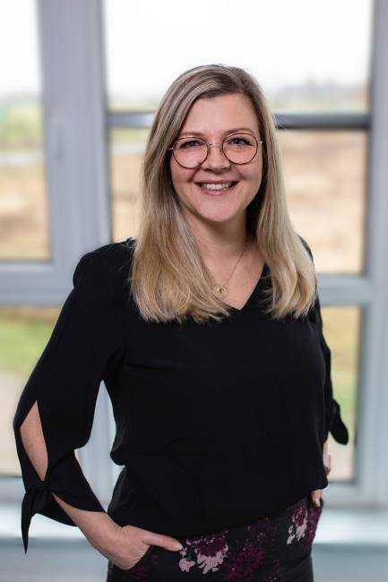 Kristin Ivers, Steuerberaterin